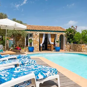 Appartement De Caractere Le Camelia, 56m², Dans Propriete Au Calme Avec Piscine By De Louise Et Sacha, Solliès-Toucas
